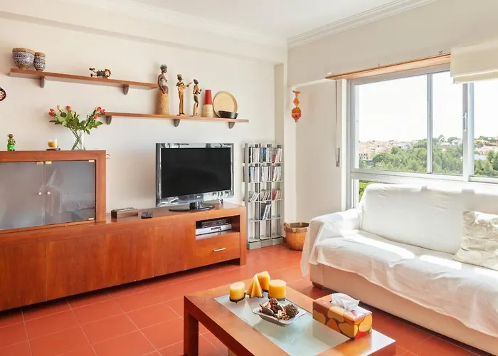 Lovely 2 Bedroom With Terrace In Cascais *