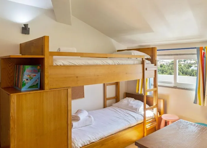 Appartement Lovely 2 Bedroom With Terrace In Cascais Lissabon