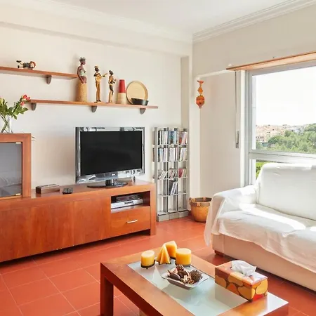 Lovely 2 Bedroom With Terrace In Cascais *