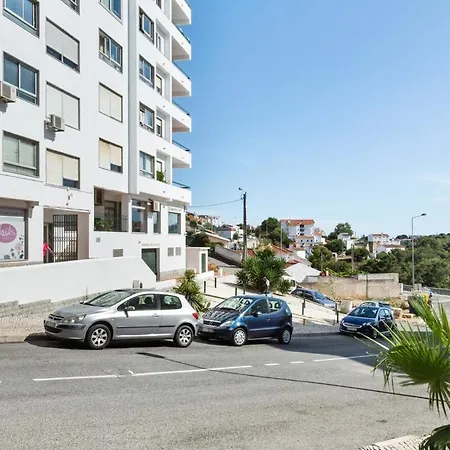 Lovely 2 Bedroom With Terrace In Cascais *