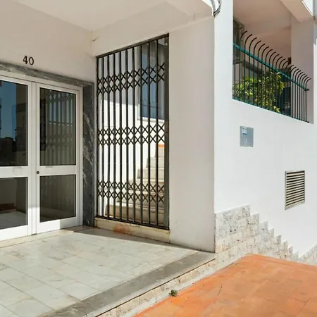 Lovely 2 Bedroom With Terrace In Cascais * ליסבון