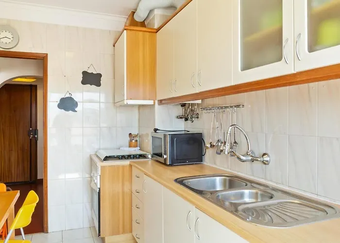 Lovely 2 Bedroom With Terrace In Cascais Lizbona