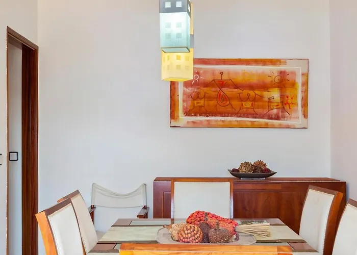 Lovely 2 Bedroom With Terrace In Cascais