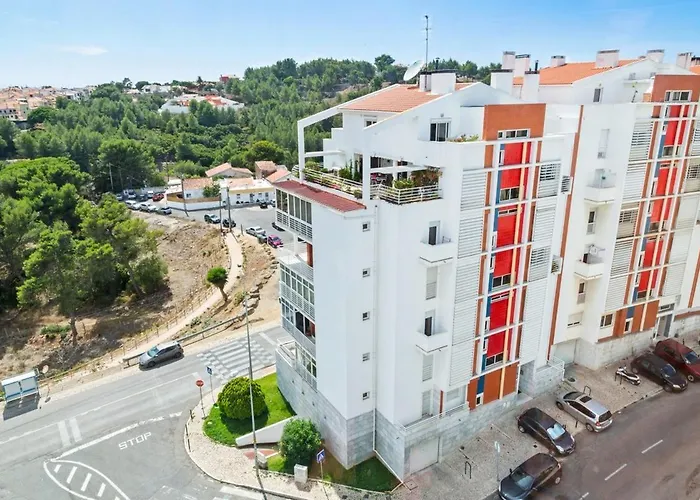Lovely 2 Bedroom With Terrace In Cascais * Lizbona