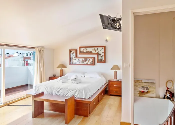 Lovely 2 Bedroom With Terrace In Cascais Lisboa