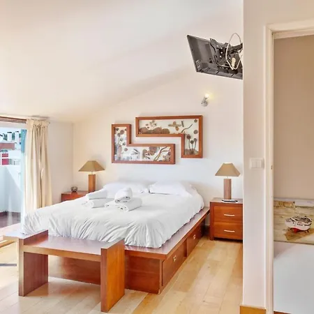 Lovely 2 Bedroom With Terrace In Cascais Lissabon