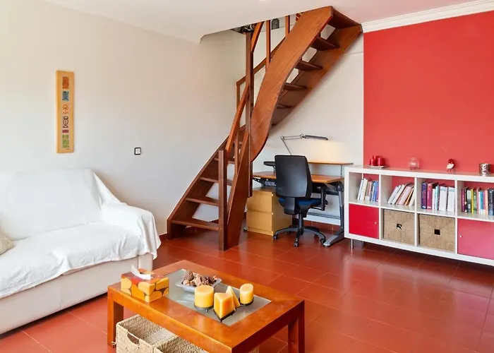 Lovely 2 Bedroom With Terrace In Cascais 리스본